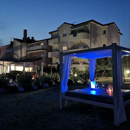 Villa Badi Lovrečica Exteriör bild