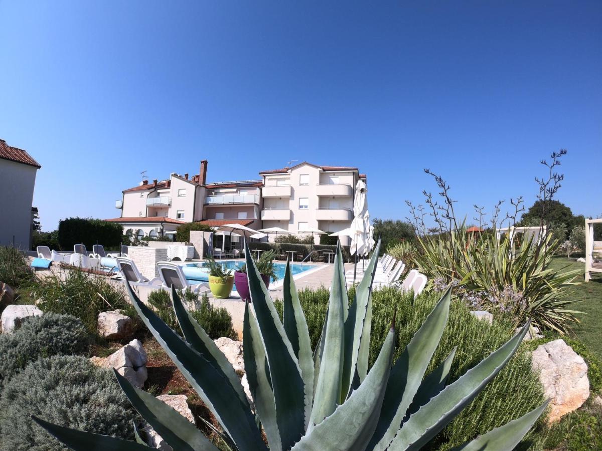 Villa Badi Lovrečica Exteriör bild